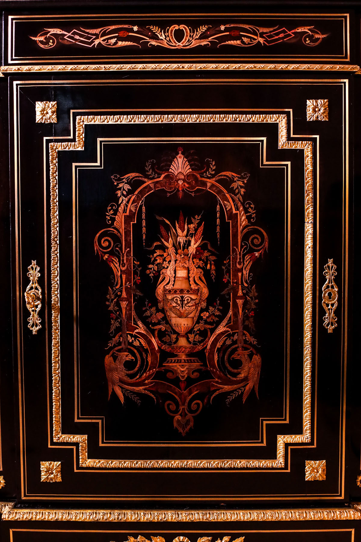 Антикварный буфет, маркетри, мрамор, стиль Наполеона III, конец XIX века