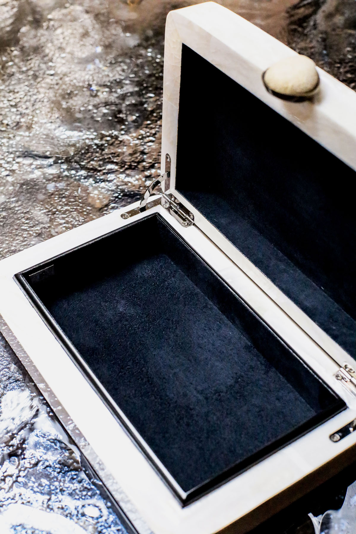 Шкатулка для украшений S, перламутр, кожа ската, латунь, Ginger Brown 