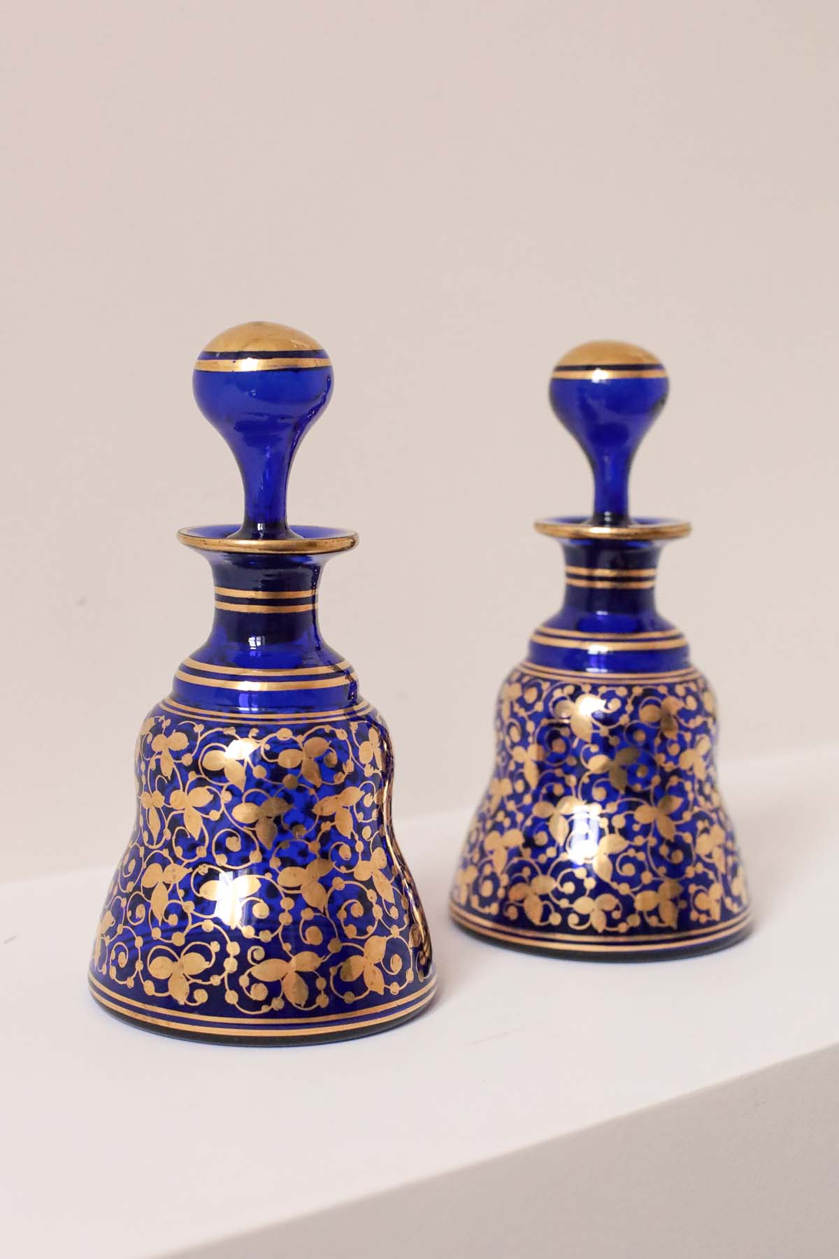 Графины парные, кобальтовое стекло, золочение, XIX век