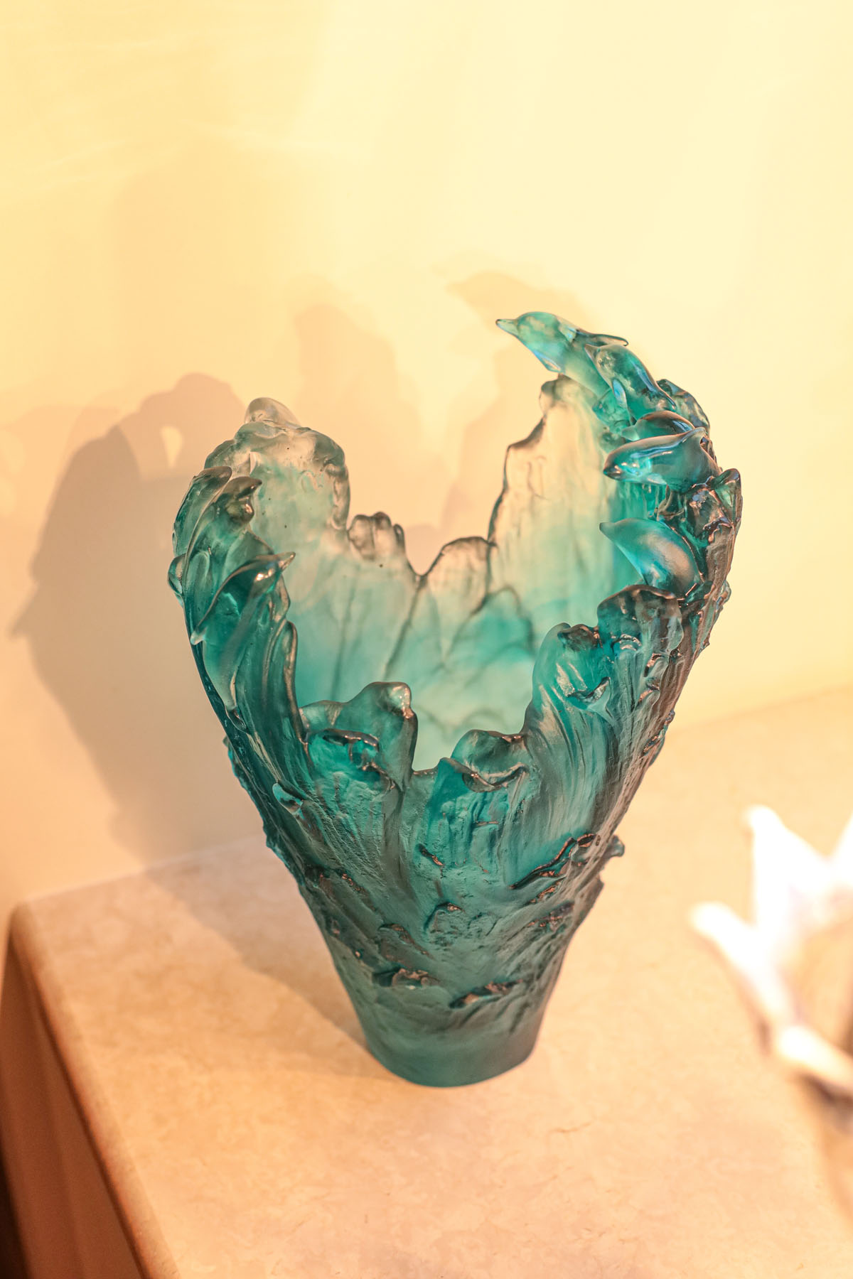 Ваза «Дельфины», из коллекции Maya, Daum