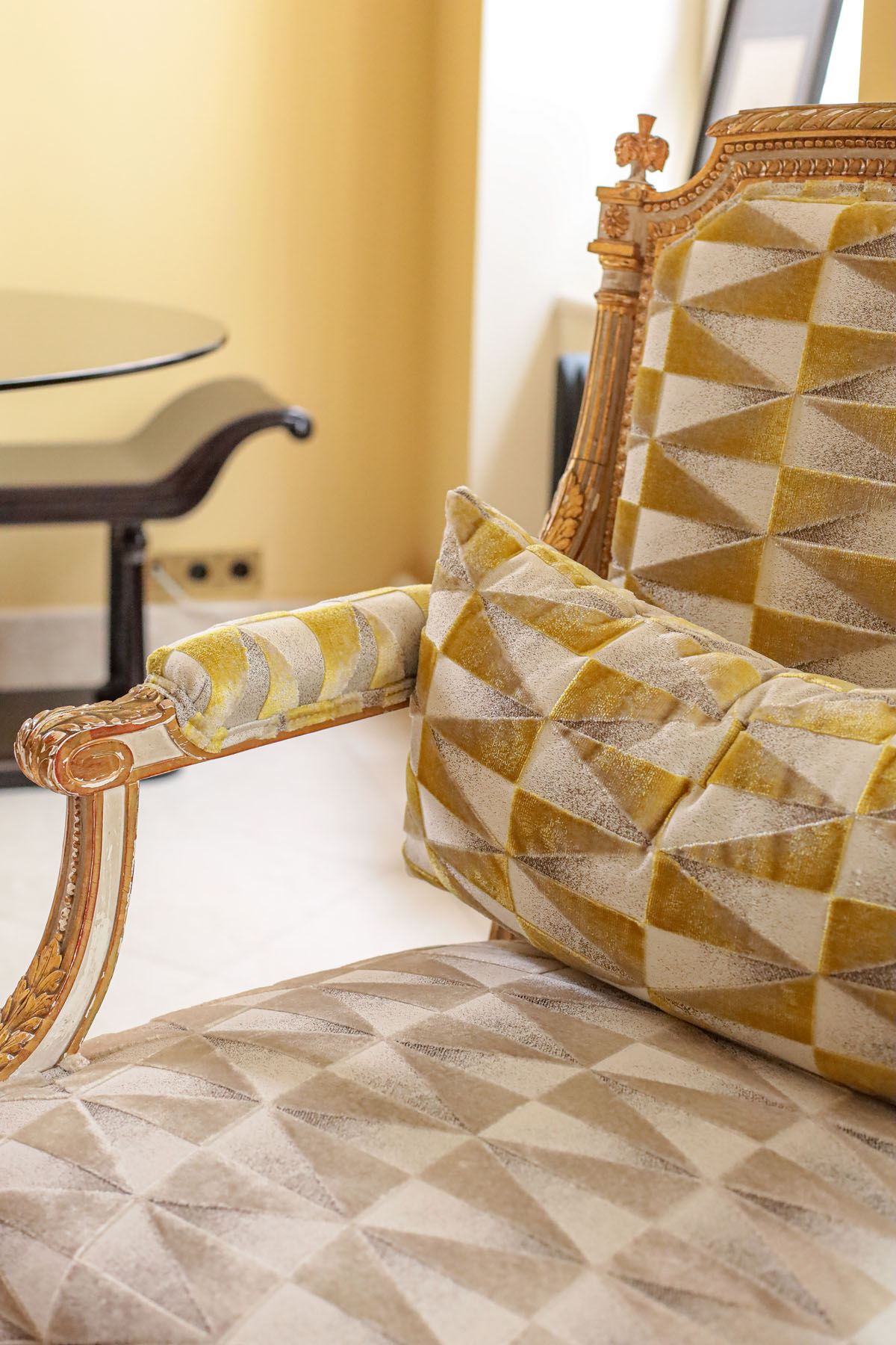 Кресло антикварное, Франция