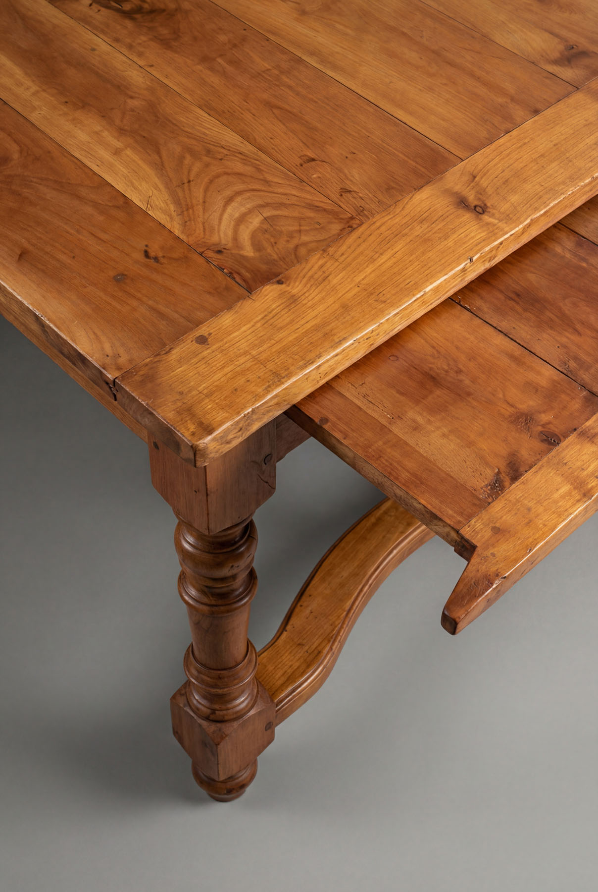 Обеденный стол, Франция, середина XX века.