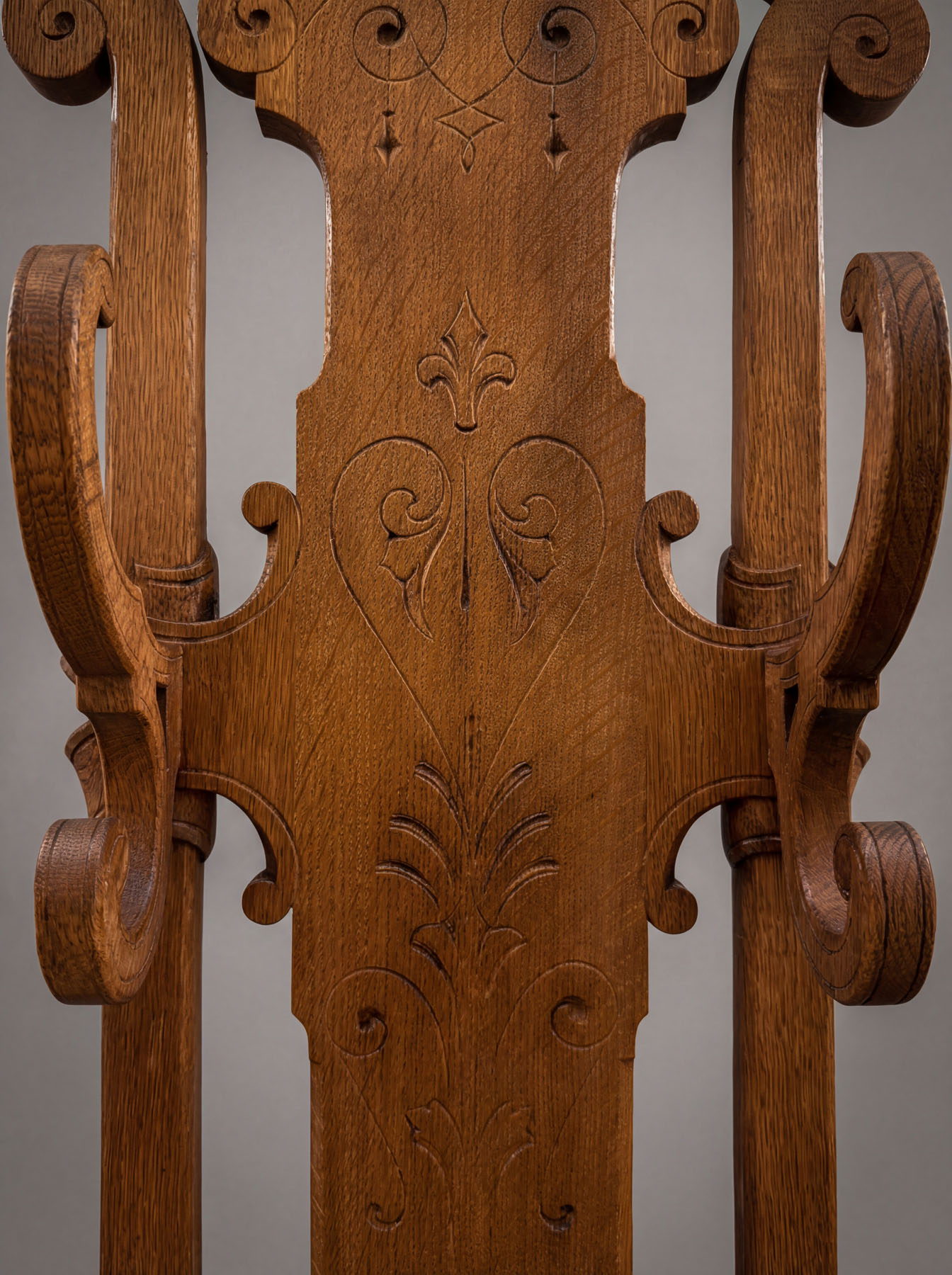 Вешалка, дуб, резьба, Наполеон III, Франция, вторая половина XIX века.