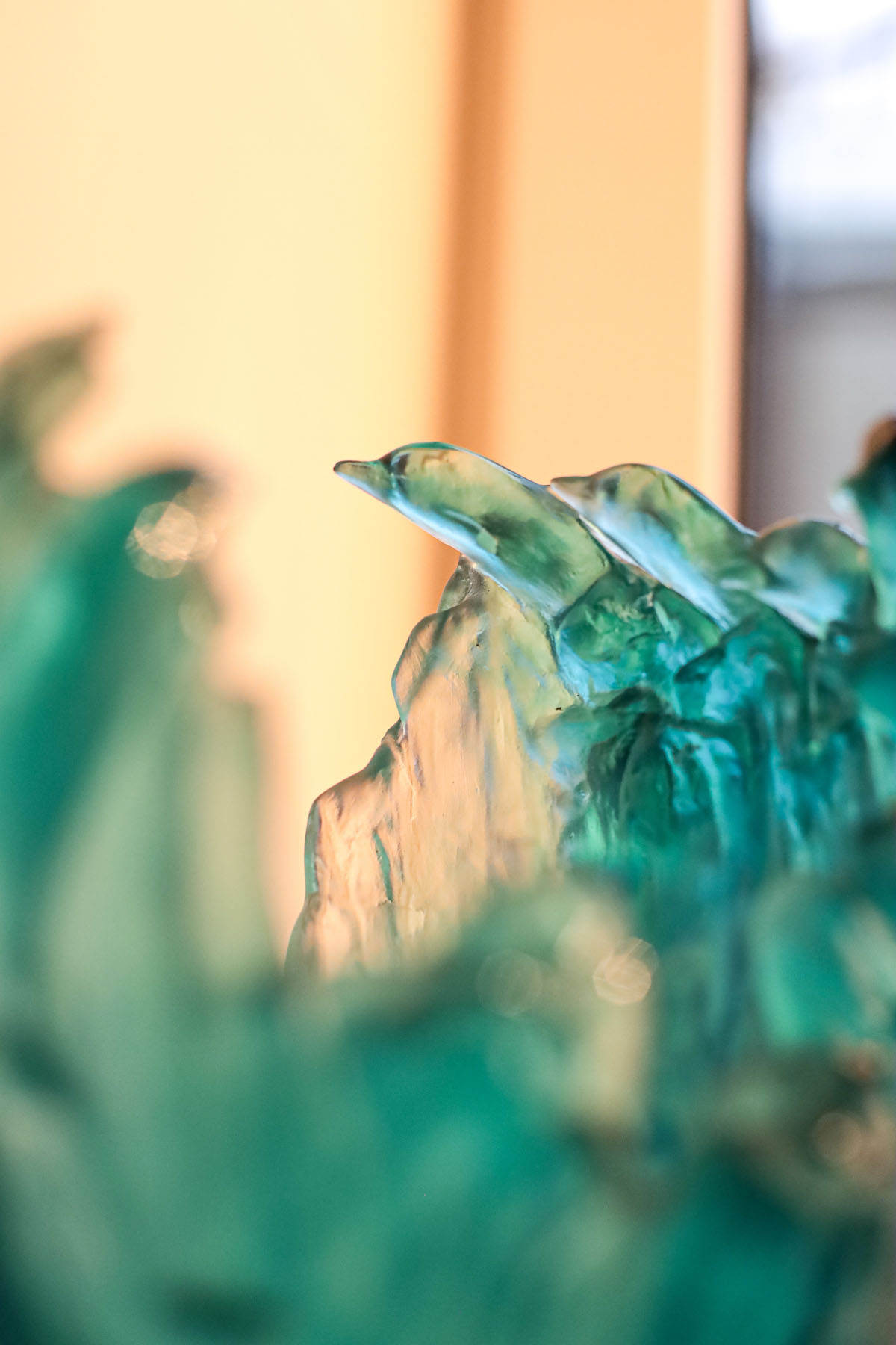 Ваза «Дельфины», из коллекции Maya, Daum