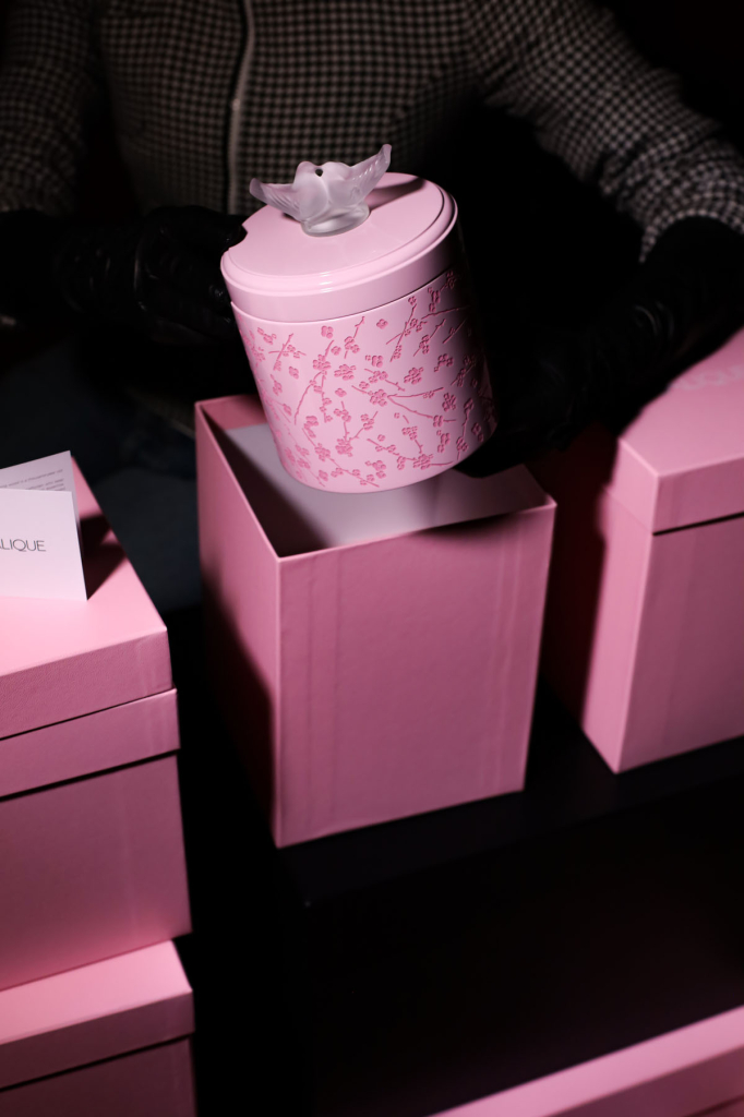 Шкатулка Fleurs de Cerisie, (15,65x12,65), Lalique