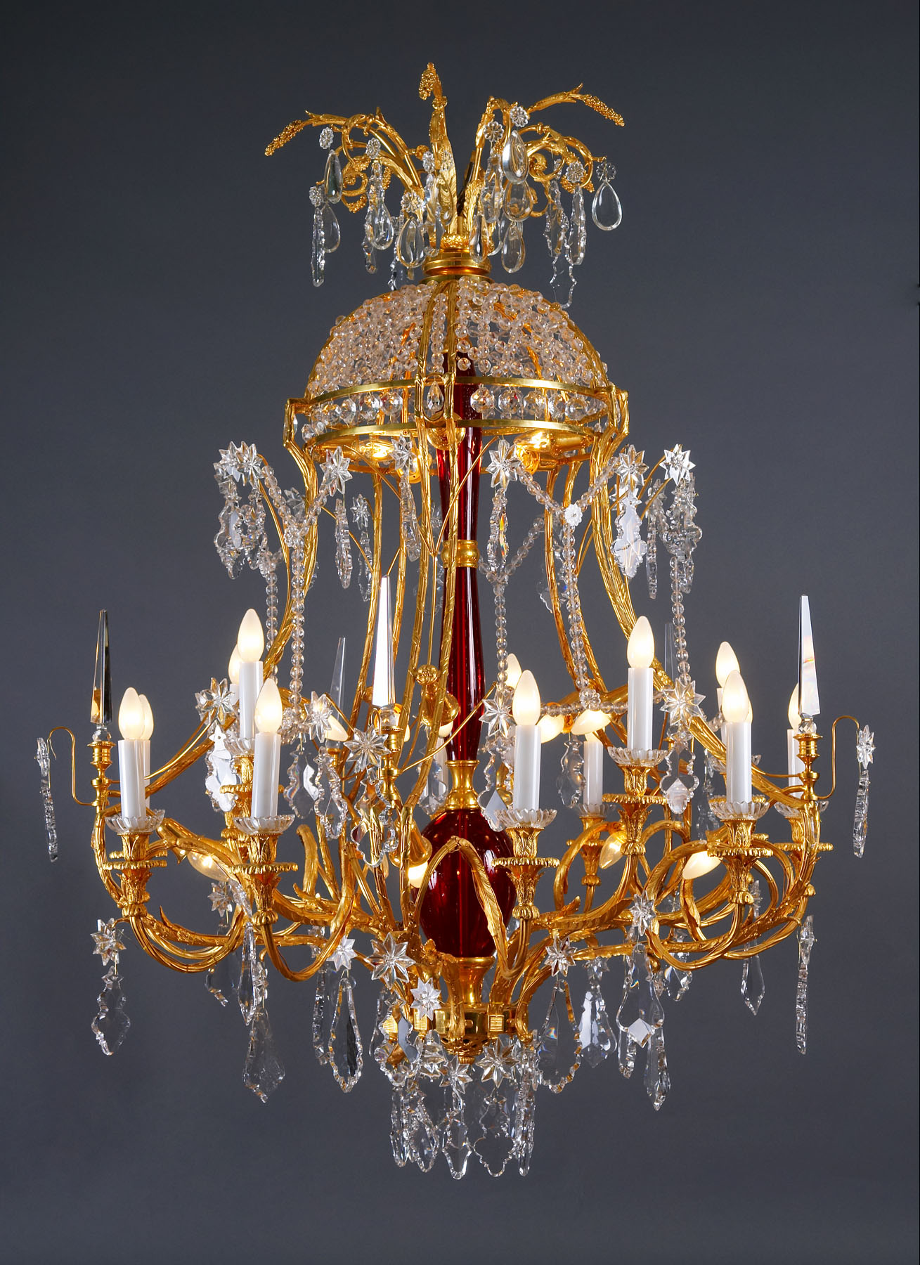 Люстра "дворцовая" на 30 светоточек, производство "Частная Резиденция"