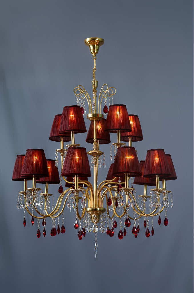 Эффектная люстра, производство "Частная Резиденция"