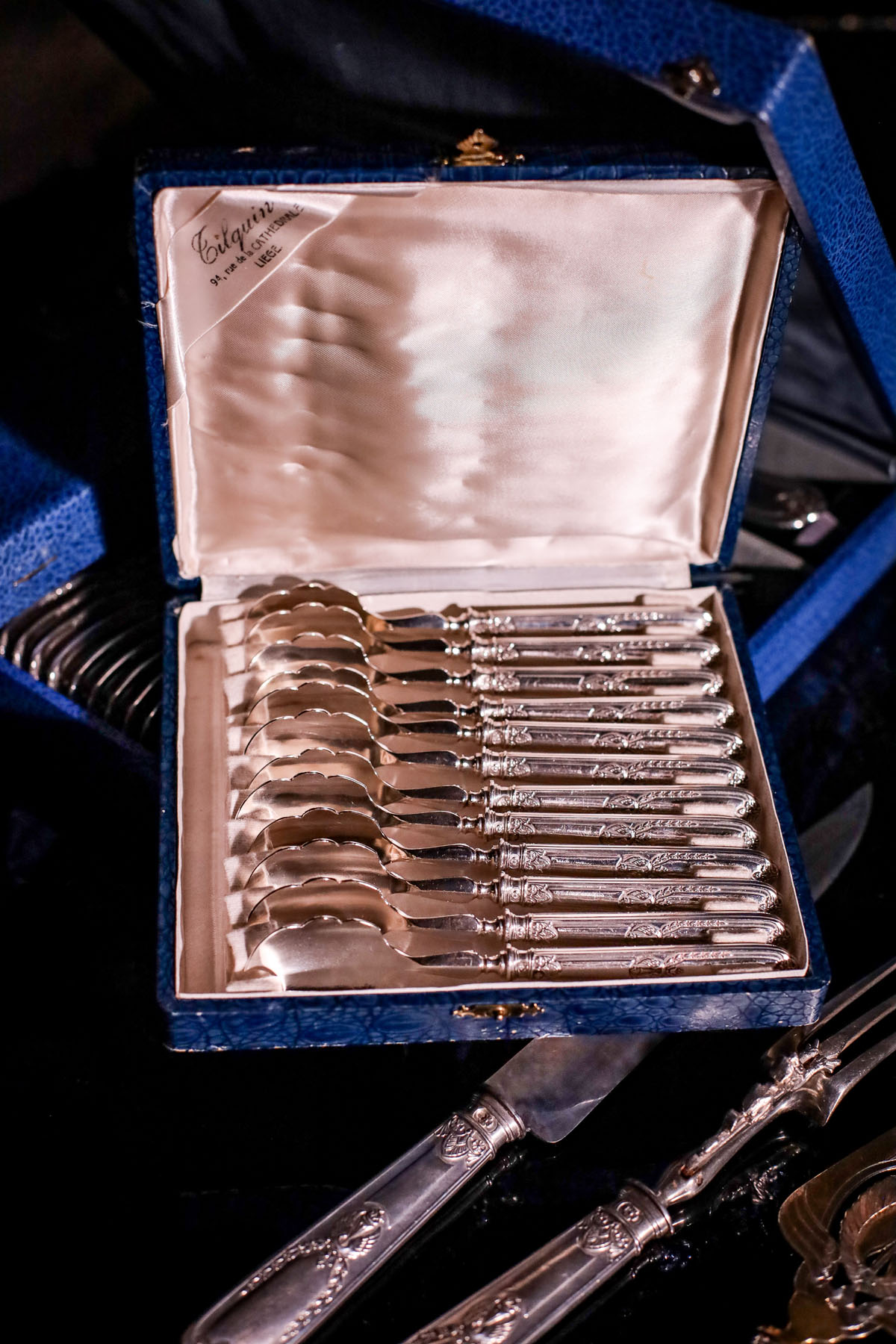 Комплект столовых серебряных приборов в стиле ампир мастерской Ravinet & Cie, широко известной во Франции на рубеже XIX- XX вв