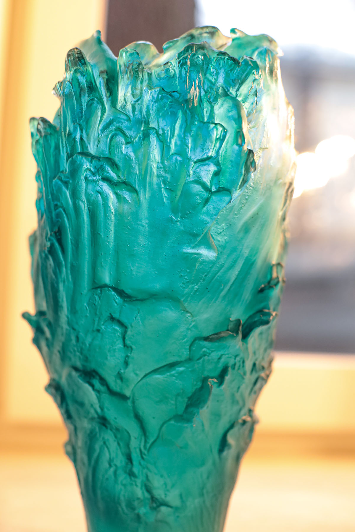 Ваза «Дельфины», из коллекции Maya, Daum