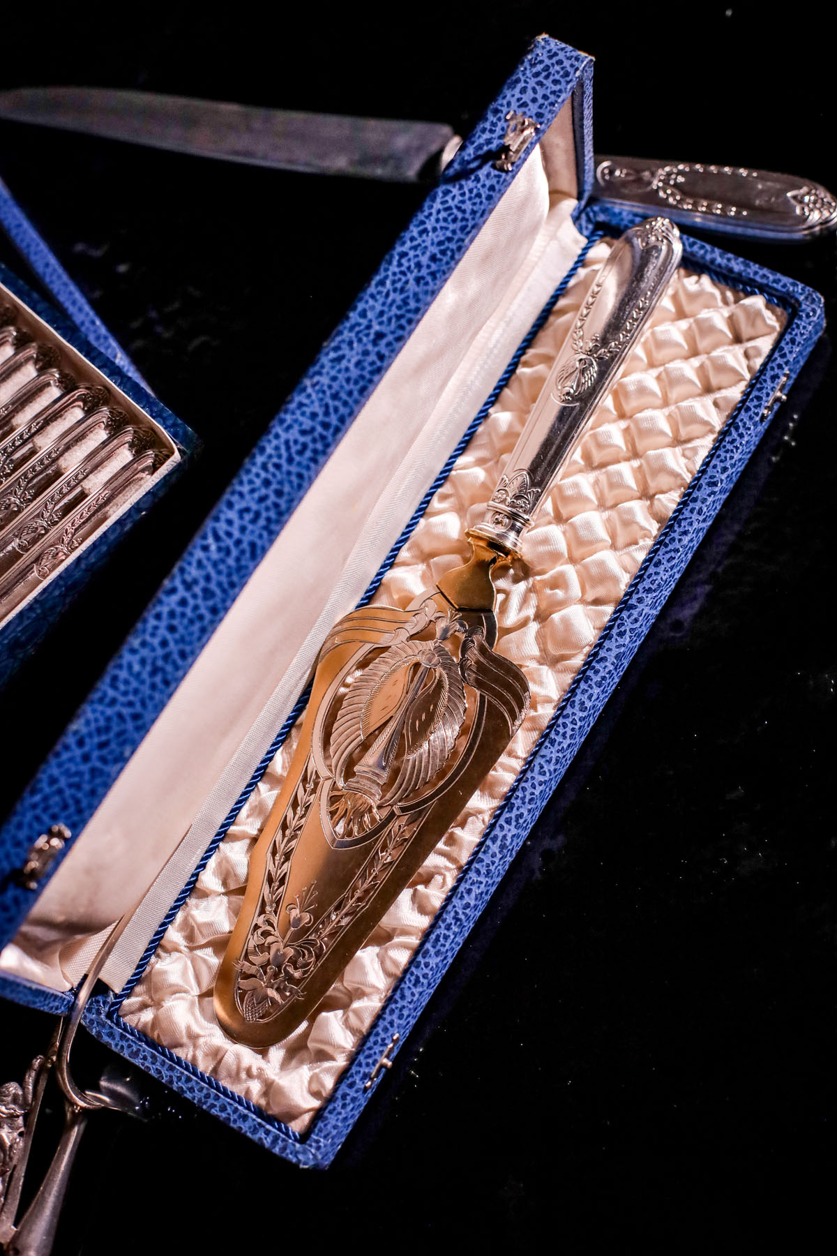 Комплект столовых серебряных приборов в стиле ампир мастерской Ravinet & Cie, широко известной во Франции на рубеже XIX- XX вв