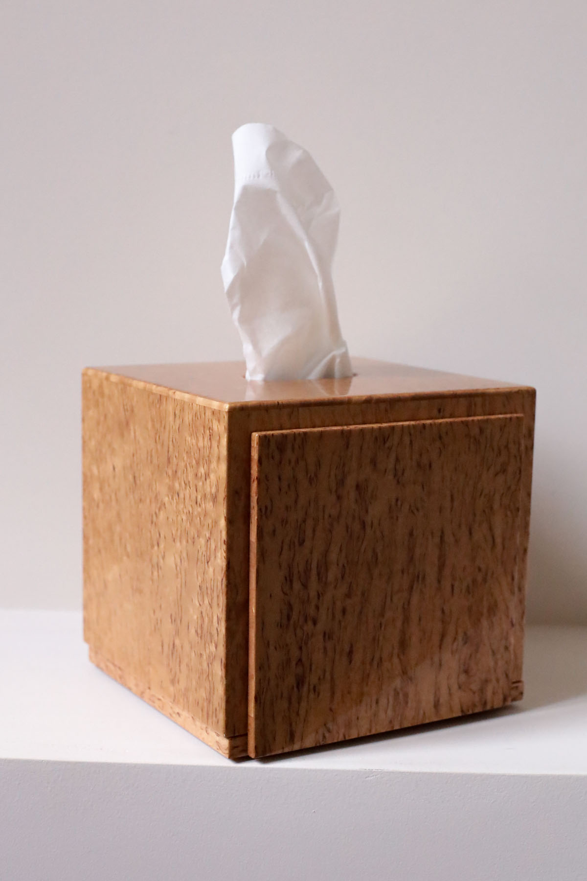 Шкатулка для салфеток, карельская береза, “Частная резиденция”