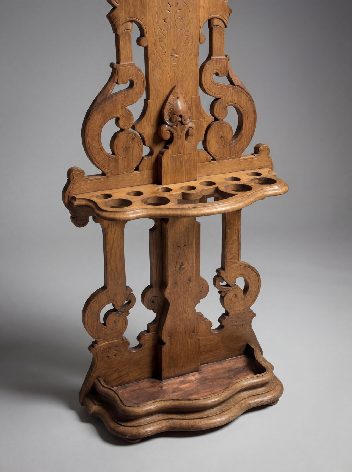 Вешалка, дуб, резьба, Наполеон III, Франция, вторая половина XIX века.