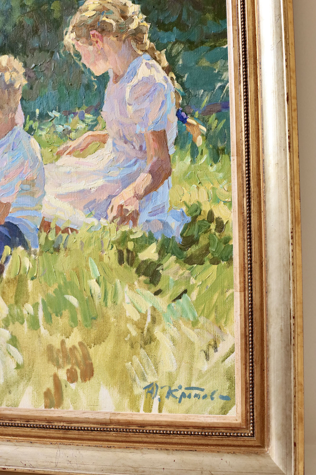 Картина «Дети на лужайке», художник Юрий Кротов, 2004 год.