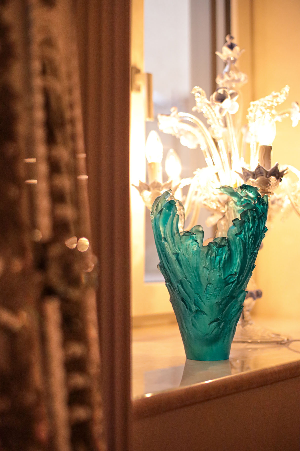 Ваза «Дельфины», из коллекции Maya, Daum