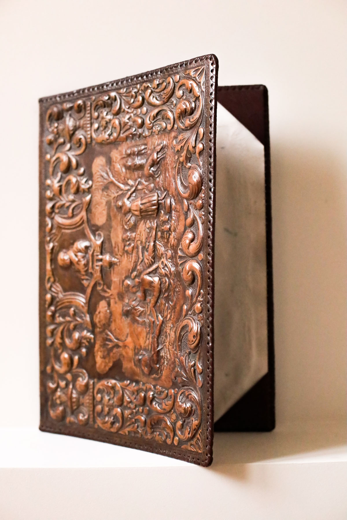 Папка для письменного стола, кожа, Испания, первая половина XX века.