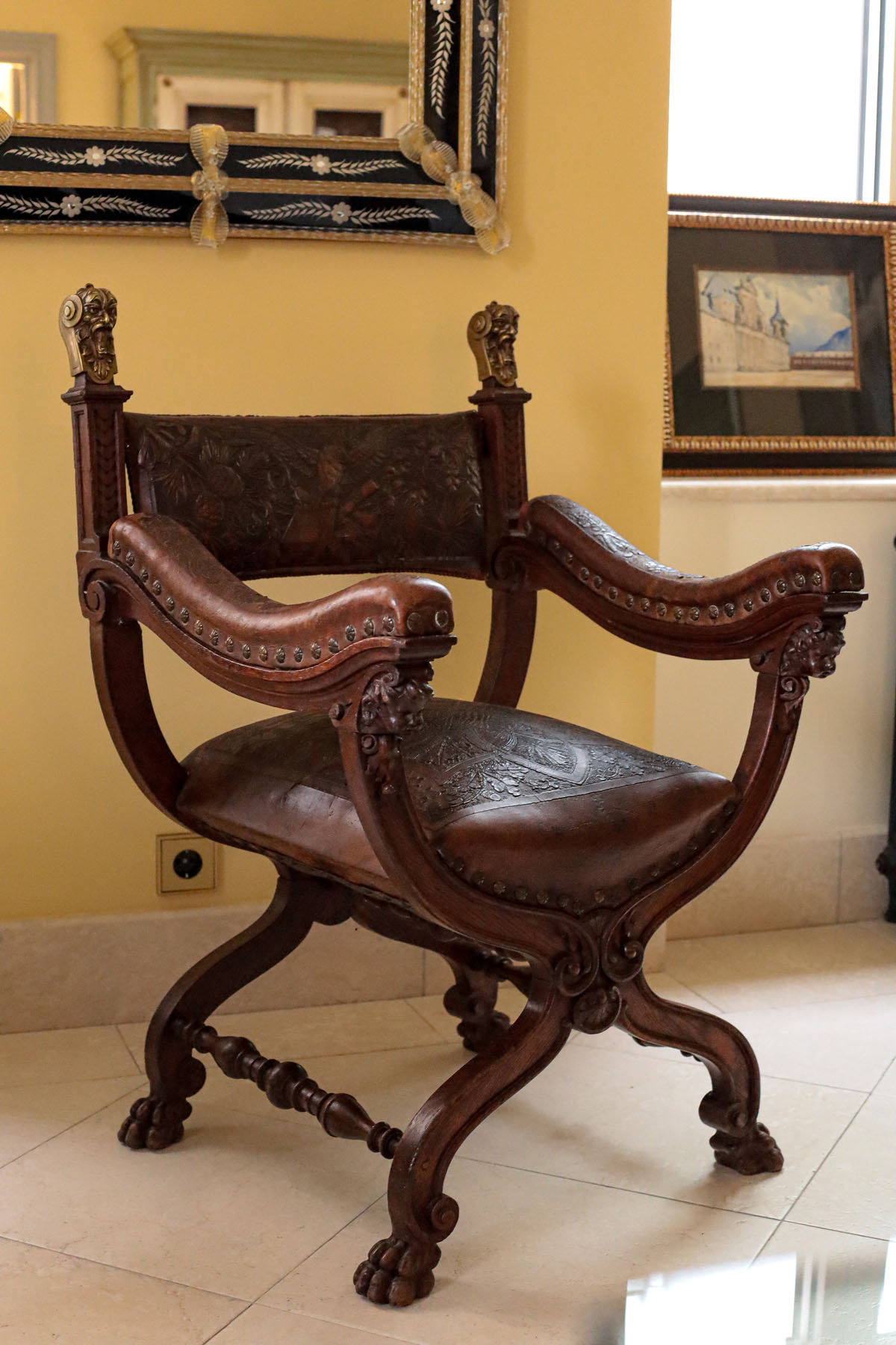 Кресло курульное, массив ореха, кожа тиснение, бронза, Франция, ок.1880 гг.