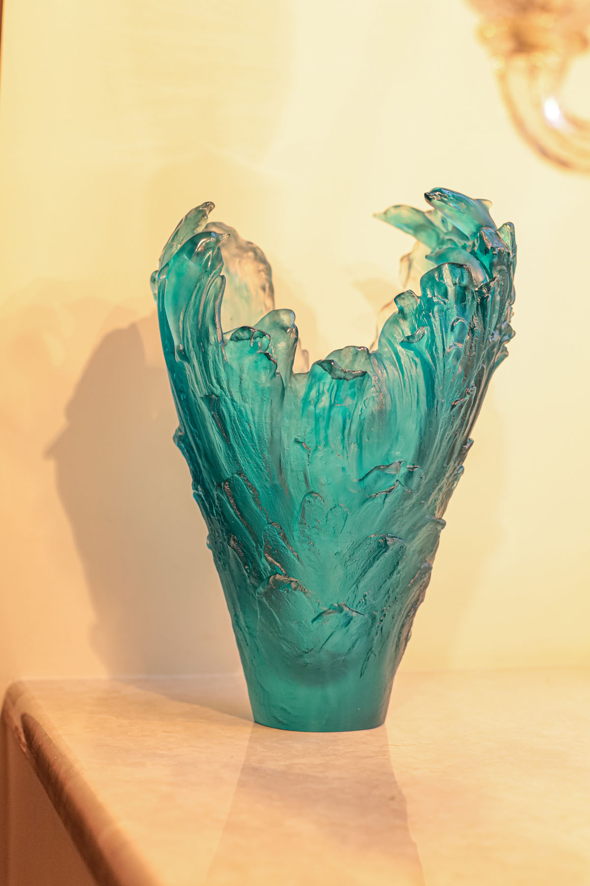 Ваза «Дельфины», из коллекции Maya, Daum