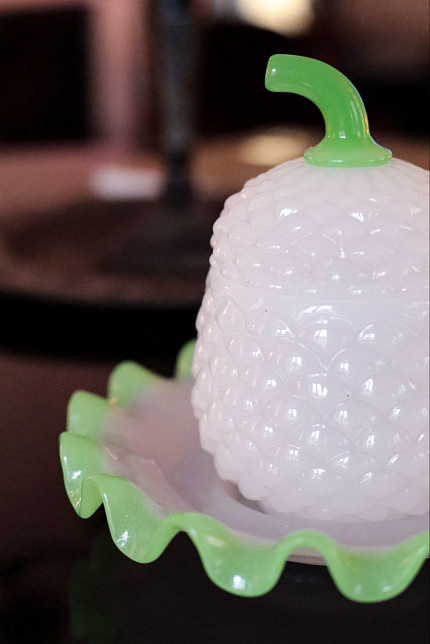 Сахарница "Ананас", опалин, хрусталь, Франция, вторая половина XIX века