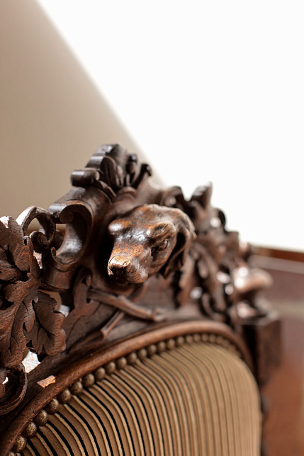 Стулья парные «Охота», орех, Западная Европа, первая половина XX века