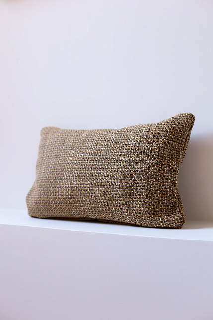 Подушка из жаккардовой ткани нидерландского бренда Chivasso 30х50