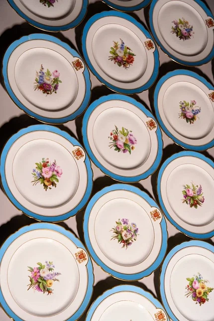 Столовые тарелки, фарфор Rousseau, в стиле Sevres, ручная роспись, золочение, Франция, вторая половина XIX века