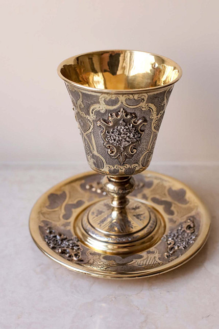 Кубок и блюдце, серебро, в кофре, Франция