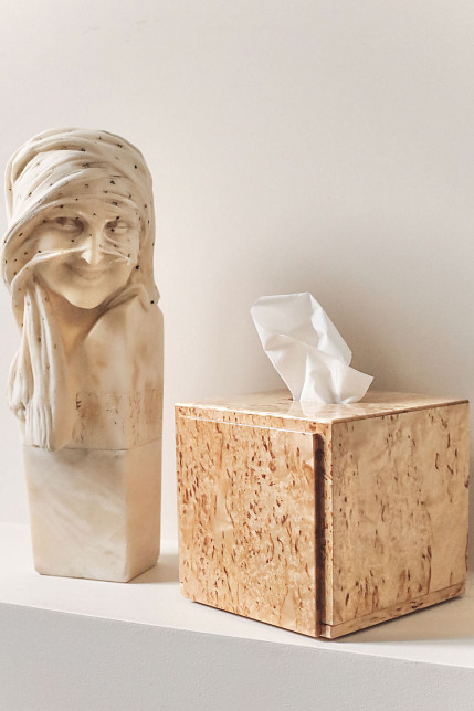 Шкатулка для салфеток, карельская береза светлая, “Частная резиденция”