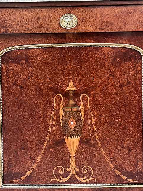 Буфет антикварный "Неоклассика", шпон капа дерева амбойна, мрамор, бронза, Франция, ок.1925 г.г.