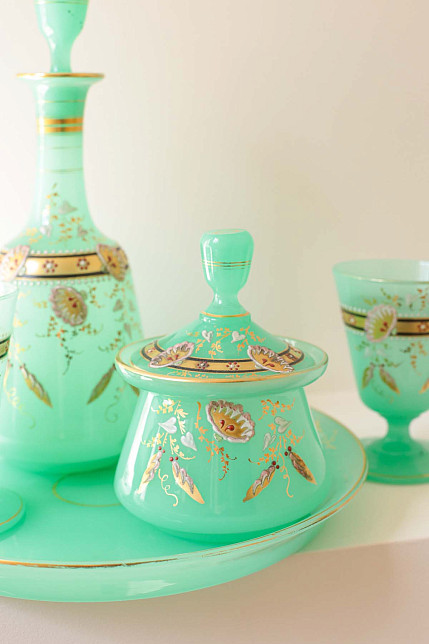 Сервиз опалиновый "Тет-а-тет", выдувное стекло, Франция, XIX век