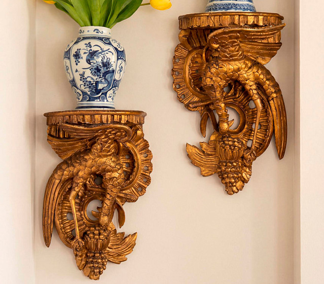 Антикварные настенные консоли с образом птицы Хо-о