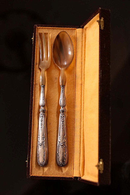 Приборы для салата, серебро и рог, Франция, XIX века