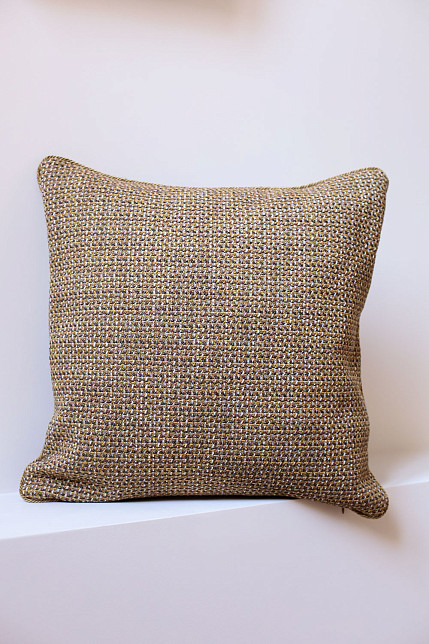 Подушка из жаккардовой ткани нидерландского бренда Chivasso 45х45