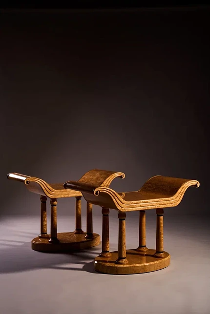 Комплект: стол и два табурета из карельской березы, производство "Частная Резиденция"