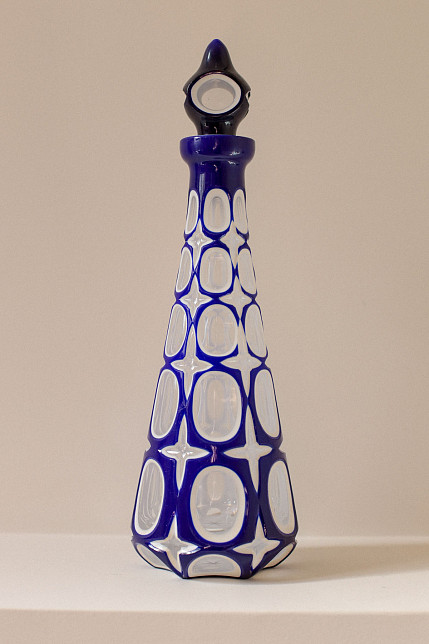 Высокий графин, кобальт, молочное стекло, вторая половина XIX века
